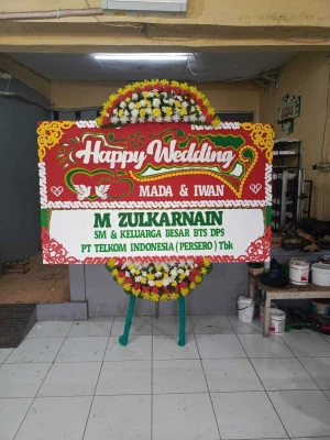 Papan Bunga di Stasiun Bekasi